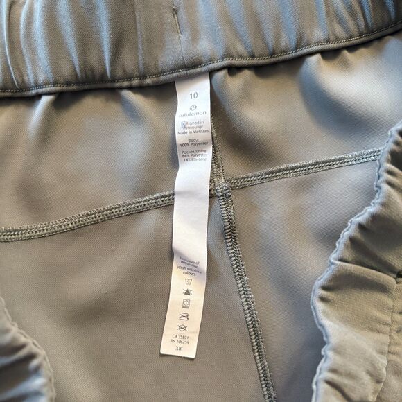 LULULEMON Green Gray Sage On the Fly Crop Pant Womens Size 10 - Picture 3 of 8